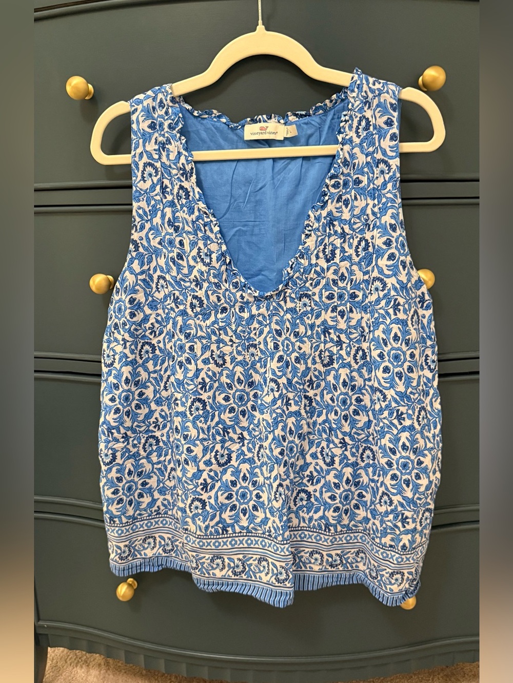 Vineyard Vines Sleeveless Blue and White Floral V-Neck Top Large